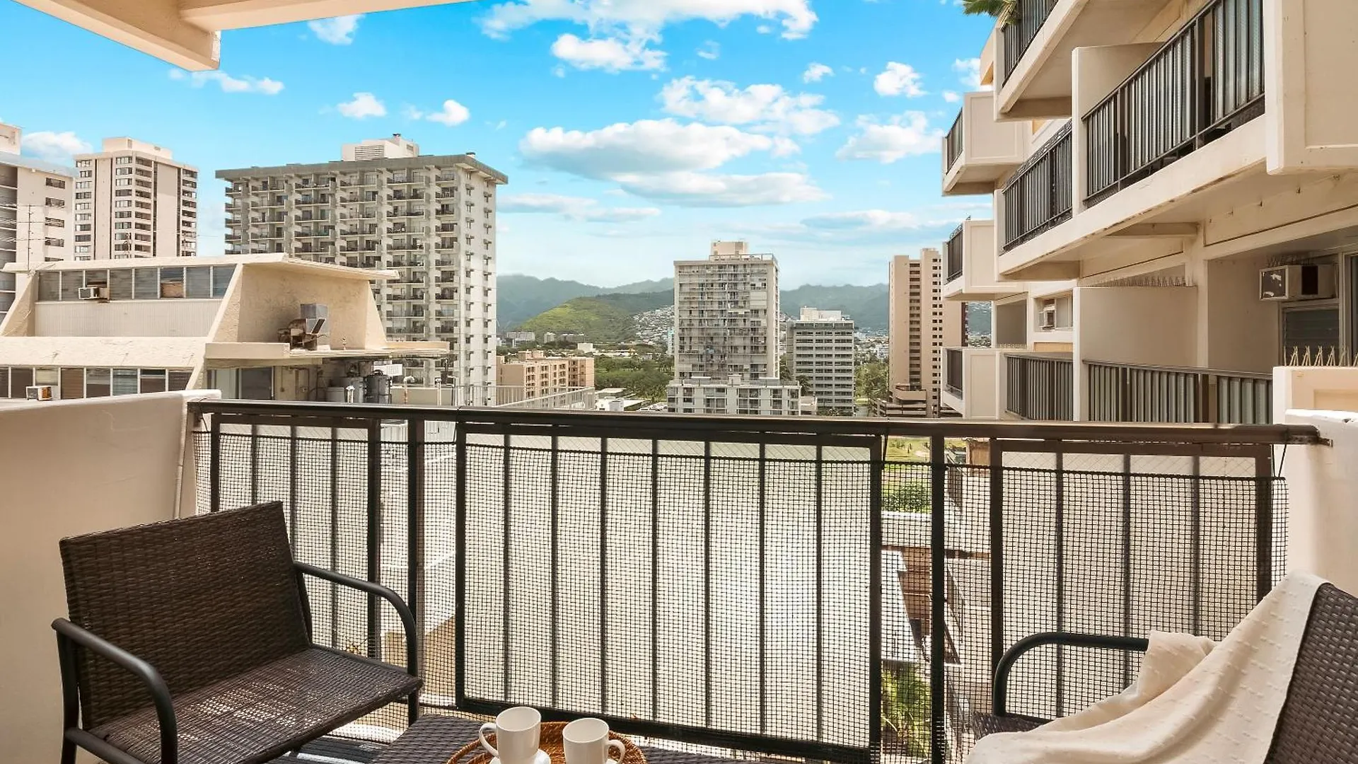 2Br-2Ba Close To Waikiki Beach With Free Parking! Honolulu Apartamento