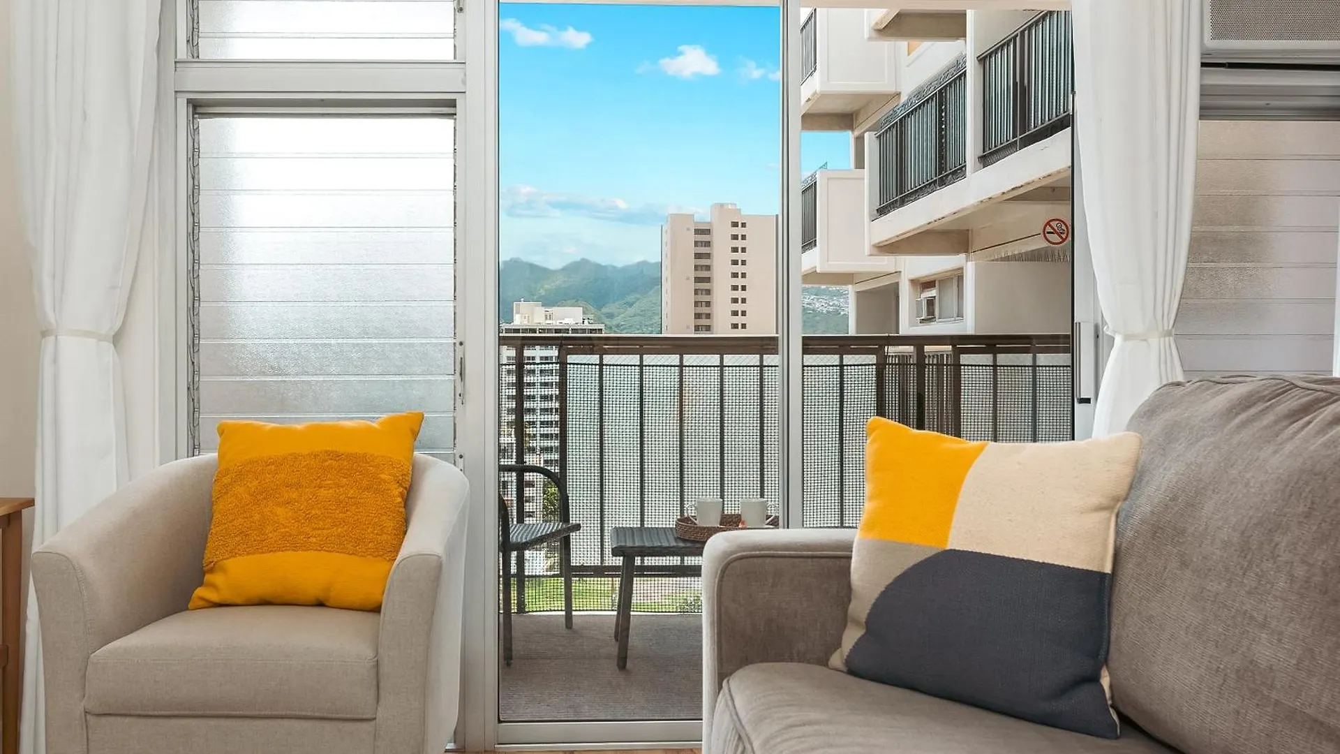 2Br-2Ba Close To Waikiki Beach With Free Parking! Honolulu